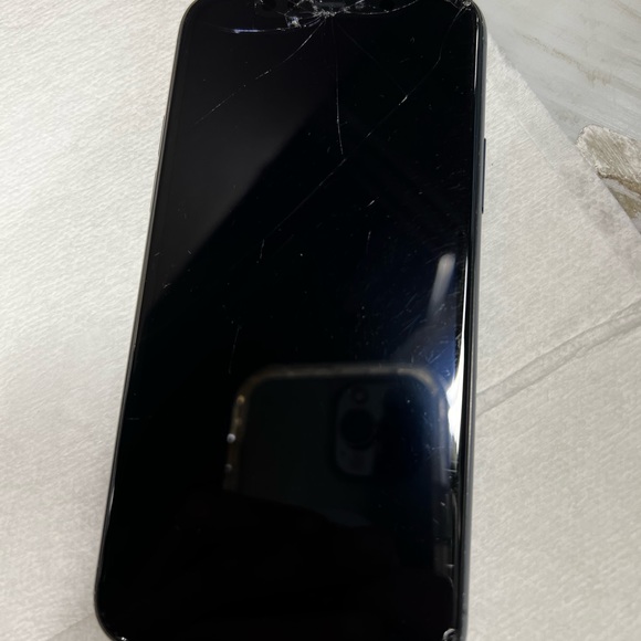 IPhone 11 Pro - Picture 4 of 5